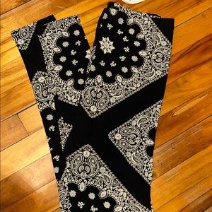 Bandana leggings!